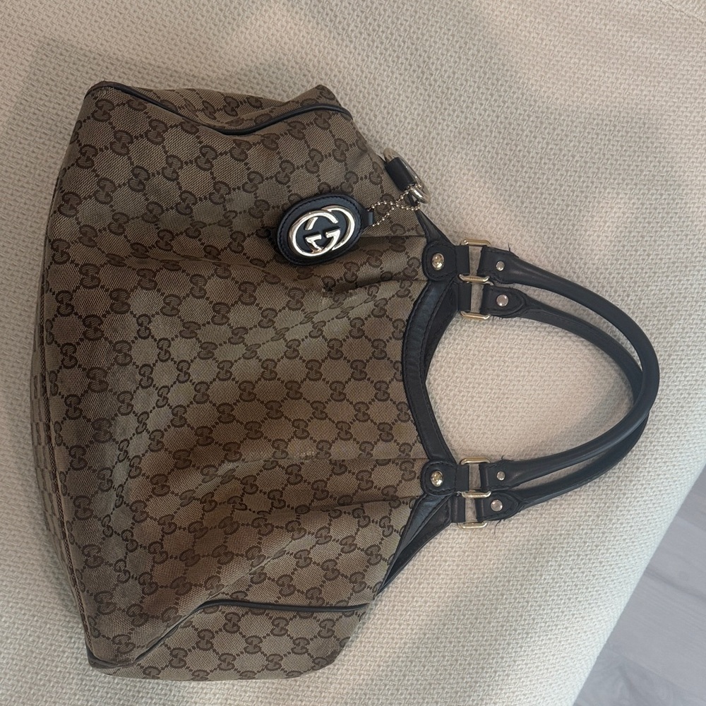 Gucci Signature Brown and Black Shoulder Bag